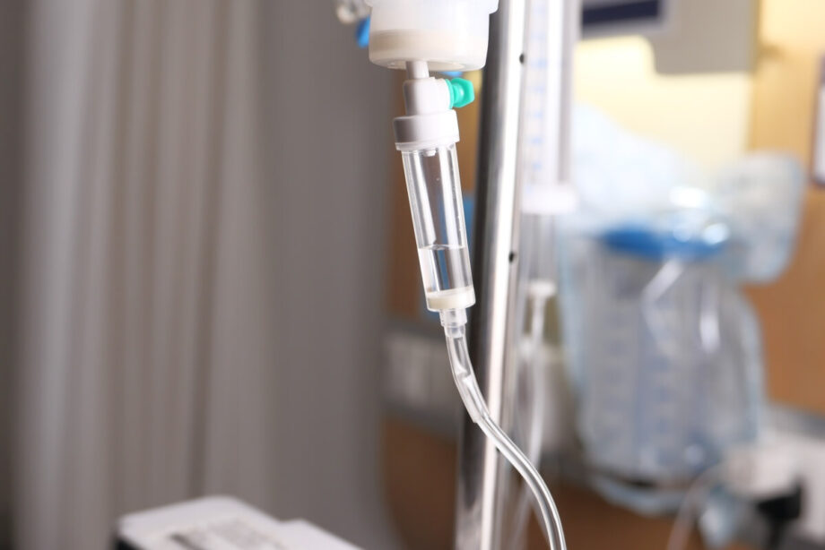 Kroplówki witaminowe to dożylne wlewy składników odżywczych po kwalifikacji; mogą wspierać nawodnienie i uzupełnianie niedoborów, gdy doustnie jest trudne.