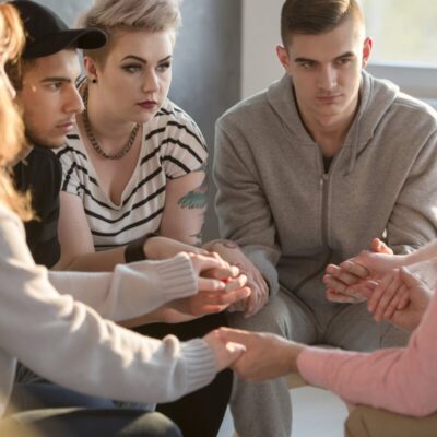 Prywatna terapia uzależnienia od alkoholu bez hospitalizacji zwykle ma formę ambulatoryjnych sesji psychoterapii, czasem z wsparciem medycznym.