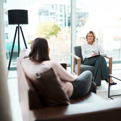 Prywatna psychoterapia bez efektów bywa skutkiem niejasnych celów, niedopasowanej metody lub relacji; pomocne są mierniki postępu i druga opinia.